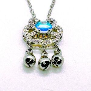 NWOT Gorgeous vintage style moonstone necklace 18”